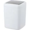 WENKO Mini Poubelle Salle De Bain Barcelona, Poubelle à Couvercle Basculant, Capacité 3L, Plastique Incassable Sans BPA, 15x20x15 Cm, Blanc