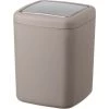 WENKO Mini Poubelle Salle De Bain Barcelona, Poubelle à Couvercle Basculant, Capacité 3L, Plastique Incassable Sans BPA, 15x20x15 Cm, Taupe 2 WENKO Mini Poubelle Salle De Bain Barcelona, Poubelle à Couvercle Basculant, Capacité 3L, Plastique Incassable Sans BPA, 15x20x15 Cm, Taupe -WENKO Soldes 16527629 1
