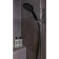 WENKO Flexible De Douche Design, Tuyau De Douche Avec Gainage Protection Anti-torsion, Embout Universel 1/2", Plastique De Haute Qualité, Longueur 175 Cm, Finition Noir Mat 8 WENKO Flexible De Douche Design, Tuyau De Douche Avec Gainage Protection Anti-torsion, Embout Universel 1/2", Plastique De Haute Qualité, Longueur 175 Cm, Finition Noir Mat -WENKO Soldes 18939337 3