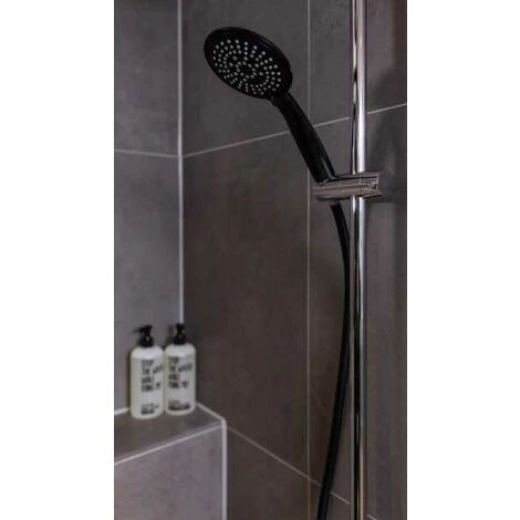 WENKO Flexible De Douche Design, Tuyau De Douche Avec Gainage Protection Anti-torsion, Embout Universel 1/2", Plastique De Haute Qualité, Longueur 175 Cm, Finition Noir Mat 5 WENKO Flexible De Douche Design, Tuyau De Douche Avec Gainage Protection Anti-torsion, Embout Universel 1/2", Plastique De Haute Qualité, Longueur 175 Cm, Finition Noir Mat – Image 3