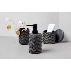 WENKO Boite Rangement Avec Couvercle Salle De Bain Mantua, Petite Boite Salle De Bain Céramique En Relief Peint à La Main, Ø 10,3 X 11,5 Cm, Noir 9 WENKO Boite Rangement Avec Couvercle Salle De Bain Mantua, Petite Boite Salle De Bain Céramique En Relief Peint à La Main, Ø 10,3 X 11,5 Cm, Noir -WENKO Soldes 18940251 3