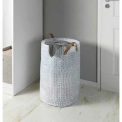 WENKO Panier à Linge Geo, Panier à Linge Sale Souple Avec Poignée De Transport En Similicuir, Capacité 75 L, Polyester, ø40x60 Cm, Blanc - Marron 11 WENKO Panier à Linge Geo, Panier à Linge Sale Souple Avec Poignée De Transport En Similicuir, Capacité 75 L, Polyester, ø40x60 Cm, Blanc - Marron -WENKO Soldes 18940802 5