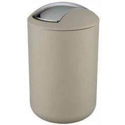 WENKO Lot De 2 Poubelles Salle De Bain, Mini Poubelle Salle De Bain, Couvercle Basculant, Brasil L, Capacité 6,5L, Plastique PET Incassable, ø19,5x31 Cm, Taupe 7 WENKO Lot De 2 Poubelles Salle De Bain, Mini Poubelle Salle De Bain, Couvercle Basculant, Brasil L, Capacité 6,5L, Plastique PET Incassable, ø19,5x31 Cm, Taupe -WENKO Soldes 18941186 3
