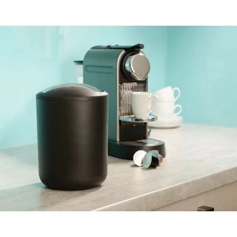 WENKO Lot De 2 Poubelles Salle De Bain, Mini Poubelle Salle De Bain, Couvercle Basculant, Brasil S, Capacité 2L, Plastique PET Incassable, ø14x21 Cm, Noir 6 WENKO Lot De 2 Poubelles Salle De Bain, Mini Poubelle Salle De Bain, Couvercle Basculant, Brasil S, Capacité 2L, Plastique PET Incassable, ø14x21 Cm, Noir – Image 4