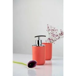 WENKO 23586100 Distributeur De Savon Brasil, Incassable, TPE, 7,3 X 16,5 X 9 Cm, Rouge Corail -WENKO Soldes 29927191 3