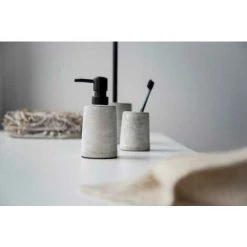 WENKO Porte Brosse WC Villena, Brosse WC Noire Et Manche Acier Inox, Béton Brossé, Ø 11,5x38 Cm, Gris 9 WENKO Porte Brosse WC Villena, Brosse WC Noire Et Manche Acier Inox, Béton Brossé, Ø 11,5x38 Cm, Gris -WENKO Soldes 32804379 3