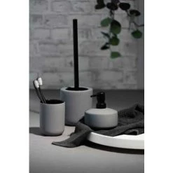 WENKO Porte Brosse à Dent Avellino, Gobelet Salle De Bain, Céramique Haut De Gamme Surface Agrippante Soft-Touch, Ø 7,5x9,5cm, Gris 11 WENKO Porte Brosse à Dent Avellino, Gobelet Salle De Bain, Céramique Haut De Gamme Surface Agrippante Soft-Touch, Ø 7,5x9,5cm, Gris -WENKO Soldes 34038582 5