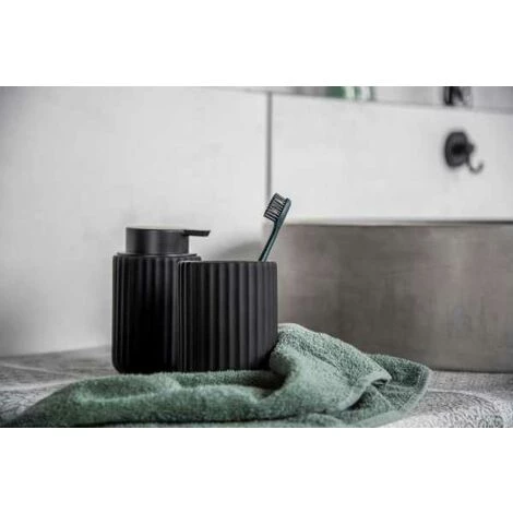 WENKO Support Brosse à Dents Belluno, Gobelet Salle De Bain Céramique "soft Touch", Porte Brosse à Dent, Ø 8x11 Cm, Noir 7 WENKO Support Brosse à Dents Belluno, Gobelet Salle De Bain Céramique "soft Touch", Porte Brosse à Dent, Ø 8x11 Cm, Noir – Image 5