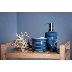 WENKO Distributeur Savon Liquide En Céramique Sada, Capacité 320 Ml, Céramique Structurée Haut De Gamme, Ø 8x10 Cm, Bleu Marine 9 WENKO Distributeur Savon Liquide En Céramique Sada, Capacité 320 Ml, Céramique Structurée Haut De Gamme, Ø 8x10 Cm, Bleu Marine -WENKO Soldes 34038619 3