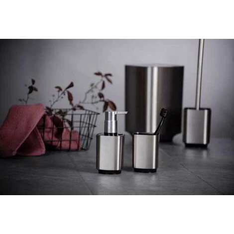WENKO Set Accessoires Salle De Bain, Gobelet Brosse à Dent, Distributeur Savon Liquide, Brosse WC, Auron, Plastique Finition Chromée 4 WENKO Set Accessoires Salle De Bain, Gobelet Brosse à Dent, Distributeur Savon Liquide, Brosse WC, Auron, Plastique Finition Chromée – Image 2