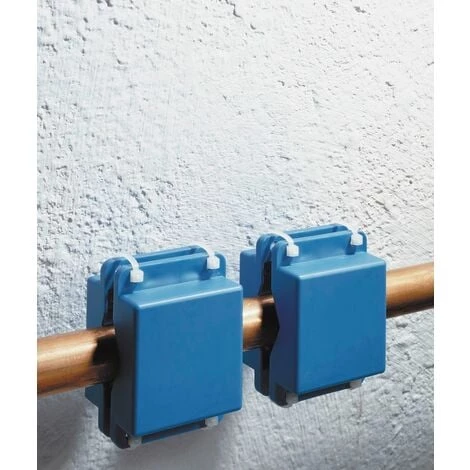 WENKO Anti Calcaire Magnétique, Aimant Anti Calcaire Pour Tuyau, Lot De 2, Convient Pour Toutes Les Tuyauteries, Force Magnétique De 1200 Gauss, 2 éponges Offertes, Plastique, 5x7x4,3 Cm, Bleu 4 WENKO Anti Calcaire Magnétique, Aimant Anti Calcaire Pour Tuyau, Lot De 2, Convient Pour Toutes Les Tuyauteries, Force Magnétique De 1200 Gauss, 2 éponges Offertes, Plastique, 5x7x4,3 Cm, Bleu – Image 2